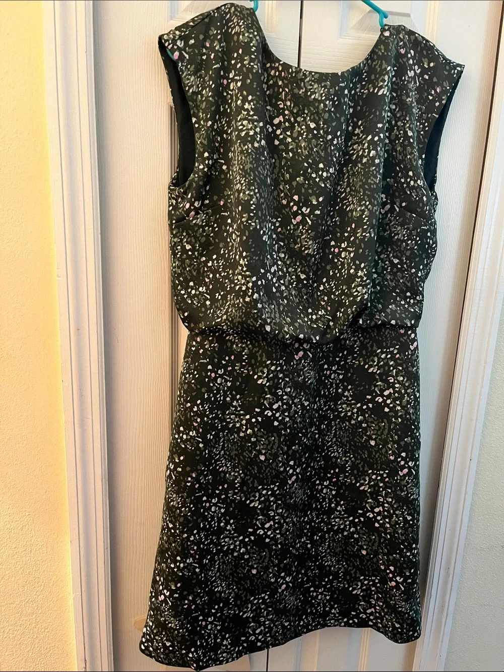 Banana Republic Sleeveless Dark Green Floral Blouson Waist Dress